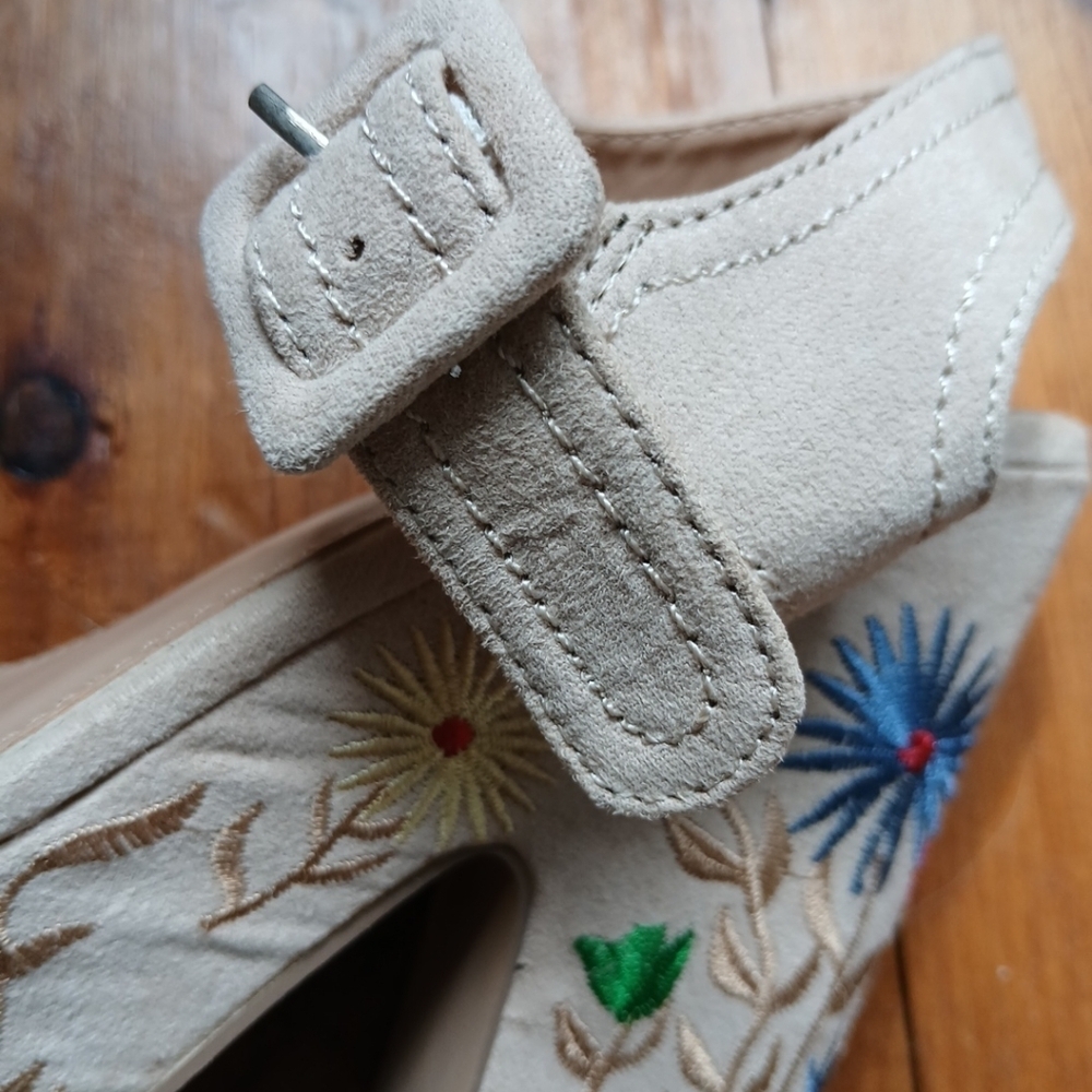 YOKI Vintage  Embroidered Floral Bohemian Platform Wedge Sandals Size 7 - Picture 6 of 10